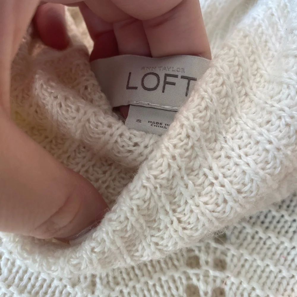 LOFT Cream Knit Chevron Turtleneck Sweater | Size Small - Picture 4 of 5